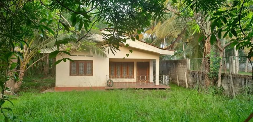 Land with House for Sale in Bandirippuwa, Wennappuwa